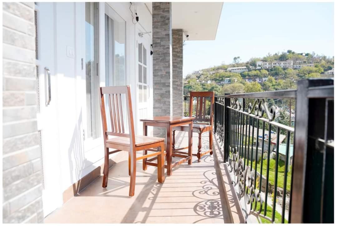 The Periwinkle Homestay Bhīm Tāl מראה חיצוני תמונה