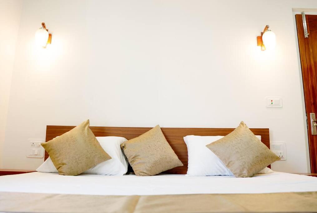 The Periwinkle Homestay Bhīm Tāl מראה חיצוני תמונה